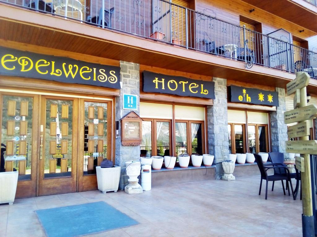 Edelweiss Hotel Torla Exteriör bild